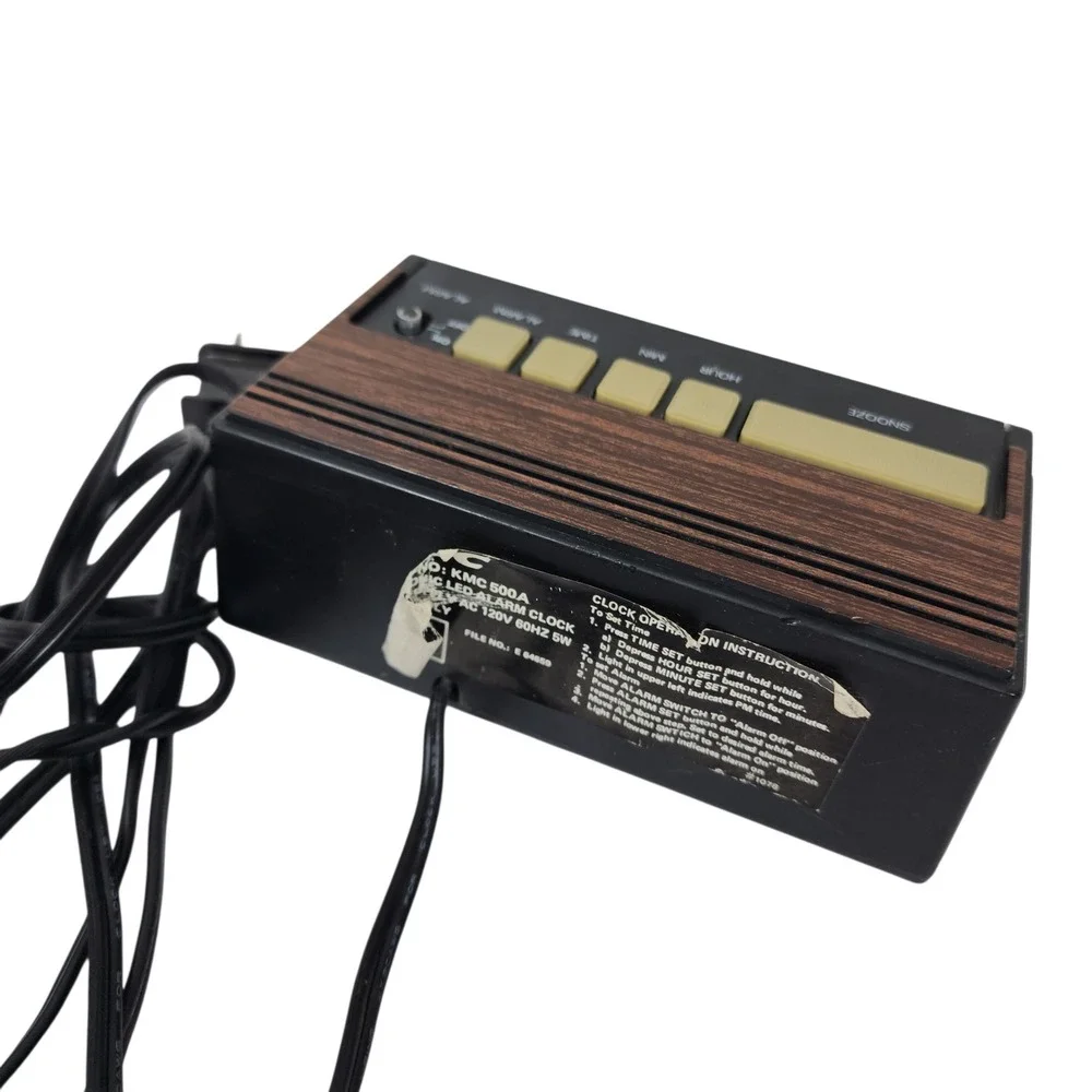 Vintage KMC 800A Retro‎ Wood Grain AM FM Digital Alarm Clock Battery Back Up